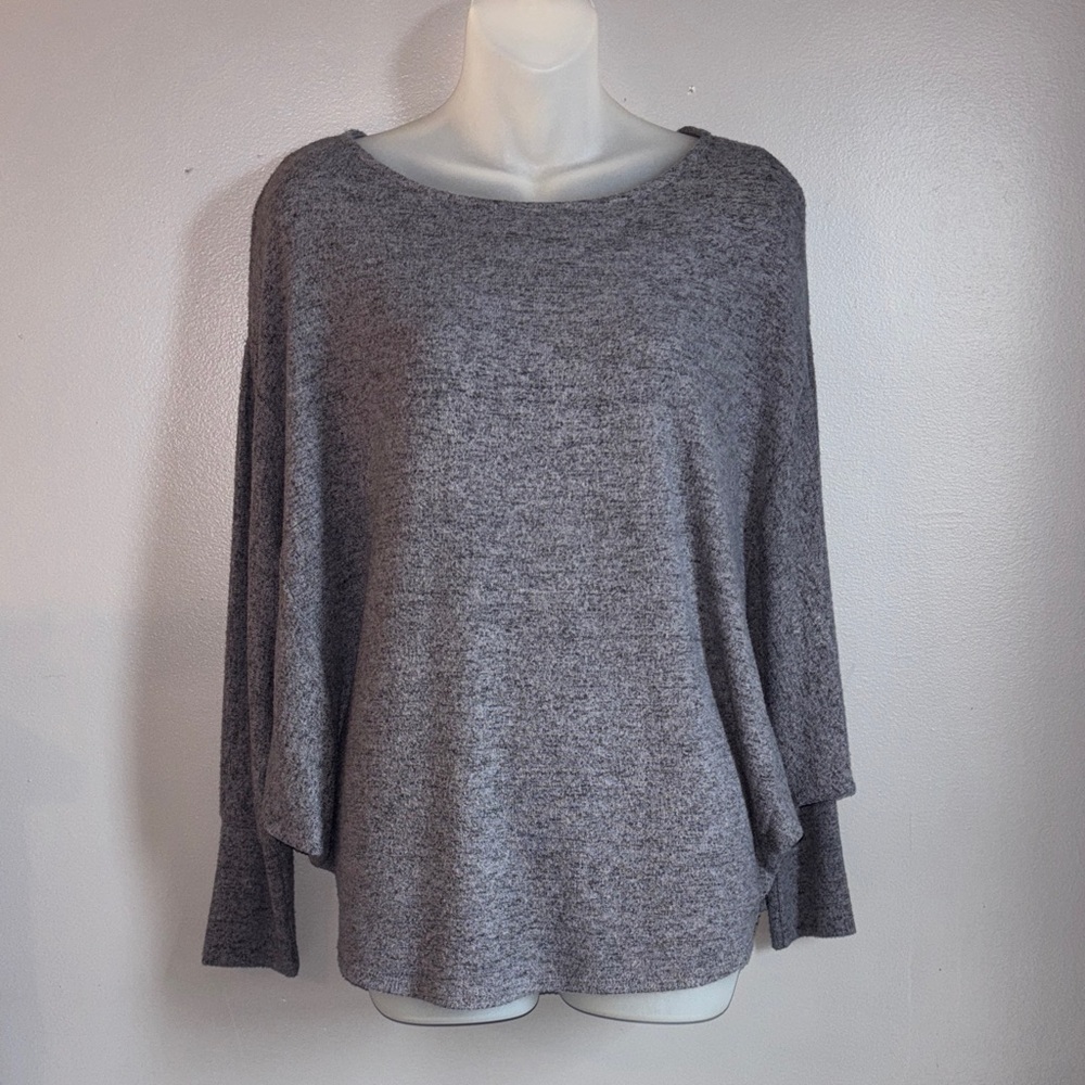 N/P gray long sleeve batwing top * one size *